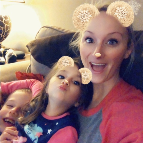 Meet your Posher, Kate - Picture 3 of 5